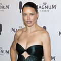 Gola ramena i telo od milion dolara: Adrijana Lima protresla Kan jednom od najlepših haljina do sad