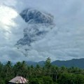 Moćni vulkan ponovo eruptirao, kruži neverovatan snimak