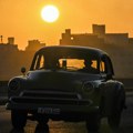 Snalažljivi Kubanci: Stari kultni automobili otišli u prošlost, ovo je novo prevozno sredstvo! Muka ih je naterala na velike…