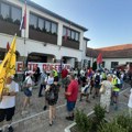 Studenti Knića pozivaju građane da ih u petak posete kraj štanda