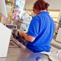 Lekcija bahatim poslodavcima: Radnica supermarketa dobila otkaz zbog prijave nasilja na radu - sud kaznio lanac sa 500.000…