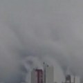 Jezivi crni oblak guta ceo grad Pojavljuje se pre oluje i najavljuje užas
