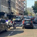 Crnogorka vozila "pežo" pa se zakucala u "mercedes": Povređena nakon što nije propustila drugo vozilo na raskrsnici u Vršcu