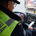 Mrtav pijan vozio autobus: Policija kod Čačka zaustavila vozilo puno putnika, vozač zadržan!