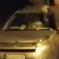 Novosađane probudilo lomljenje stakla Kada su videli šta radi sa kolima ostali su u šoku (video)