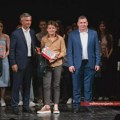 Naša deca su blago Srbije: Održana Vidovdanska akademija, uručene nagrade za 43 učenika generacije! Zrenjanin - Vidovdanska…