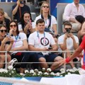 Novak ima najlepšu podršku sa tribina: Srpske odbojkašice bodre Noleta u veoma važnom meču na OI (foto)