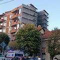 Prve fotografije s mesta tragedije u Kragujevcu: Nakon pogibije radnika (58) blokirana ulica, policija preusmerava saobraćaj -…