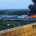 Krim napadnut dronovima, u plamenu rusko skladište oružja! Odjekuju eksplozije, ima mrtvih! (video)