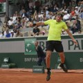Šok: Gigante izbacio Cicipasa sa Rolan Garosa!