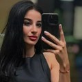 Bivša verenica Darka Lazića ostavlja bez daha u miniću: Usijala se mreže, svi gledaju njen tanak struk i noge