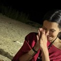 Elena Karić tokom obreda vatre upoznala sestru po duši! Slavila rođendan u pustinji, priklonila se ritualima (foto)