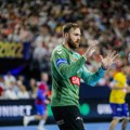 Podsmeva se Srbiji: Nemački golman dočekao svojih „pet minuta“ da se sladi našom eliminacijom!