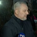 Dr Dabić izašao pred nezadovoljne građane: Ako će moja ostavka da reši problem, nije nikakav problem da je podnesem