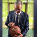 (Video) "577=Vučić" Ovo je predsednik Srbije napisao na lopti u Kini, a evo koja se simbolika krije iza brojeva: "Kad autogram…