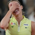 Изашла из игине сенке: Пољска тенисерка Маја Хвалинска (24) највећа сензација Ролан Гароса: Тенис је тада лепши!