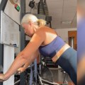 Udovica pevača (59) u topiću i helankama Diže tegove kao od šale: Podelila snimak treninga i oduševila (video)