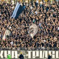 (VIDEO) Jug vs zapad: „Napred, napred Partizan“ – „Vučiću ……“