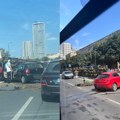 (Video) Nesvakidašnja saobraćajna nezgoda kod Sajma! Kolima probio zaštitnu ogradu, pa se zakucao u auto iz drugog smera…