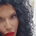 Lidija Vukićević zaboravila da ugasi filter: Glumica snimala sinove, pa ih slučajno našminkala u videu