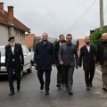 Zukorlić obišao prvu ulicu asfaltiranu politkom SPP u Tutinu