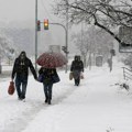 VREME DANAS: Oblačno i hladno, ponegde ledena kiša