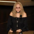 Barbra Strejsend se vratila na scenu Oskara nakon više od decenije pauze u znak emotivne počasti Robertu Redfordu