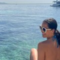 Ana Ivanović se oglasila sa egzotične destinacije: Pokazala preplanuo ten u šortsu - evo u čijem je društvu