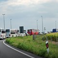AMSS: Gužva na svim putevima, nema čekanja na granici