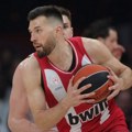 Alek Piters sa deset osvojenih trofeja napušta Olimpijakos