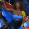 Vrele scene na tribinama: Niko nije gledao fudbal dok su navijačici Konga "drhtale" džinovske grudi