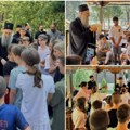 Дечји молитвеници и иконице на дар малишанима! Патријарх Српски Порфирије посетио Летњу духовну школу на Авали. Радосно…