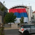 Zastava na TV Pink ponovo dočekuje učesnike protesta „Srbija protiv nasilja“