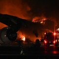 Ovako je izgledala evakuacija putnika iz zapaljenog aviona u Japanu: Trajala svega 90 sekundi, a onda je plamen progutao avion…