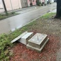 Talas vandalizma: Srušena spomen ploča, fontana u Laćarku i uništen deo sale za fizičko