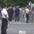 6 Telohranitelja bilo uz fica! Obezbeđenje premijera Slovačke kasno reagovalo: Atentator ih iznenadio i upucao Fica (video)