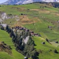 Četiri osobe poginule u nesreći malog aviona u austrijskim Alpima