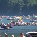 Više gostiju nego domaćina – Drinska regata okupila brojne ljubitelje splavarenja