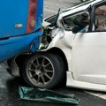 Sudarili se autobus i automobil u Novom Sadu: Devet osoba povređeno, među njima i dete FOTO