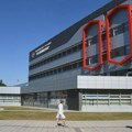 Pacov ujeo serviserku za ruku na Klinici za infektivne bolesti u Novom Sadu: Deo bolnice zatvoren