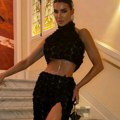 Bivša žena Duška Šarića u paklenom izdanju na crvenom tepihu: Šlic do kuka, top bez brusa - svi se okretali