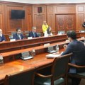 Strano privatno obrazovanje se plaća, da li na mostu ili na ćupriji: Ko će snositi troškove Vučićevog obećanja?