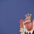 Kralja već imamo, samo se tako ne zove. A i mnogo dvorskih budala