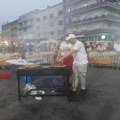 PLJESKAVICA OD 6 KILOGRAMA OSTAJE SAN: Na Roštiljijadi pokušali da obore rekord, ali pukotine zaustavile takmičare