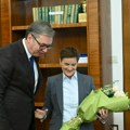 (Foto) Vučić predao dužnost Ani Brnabić preuzela funkciju predsednika na rođendan! "Čuvaću ovo mesto svim bićem!"