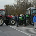 Poljoprivrednici i danas na tri sata blokiraju prilaz auto-putu kod Novog Sada