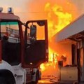 Dramatične scene u Nišu, vatra guta objekat: Izbio požar u poznatom trgovinskom objektu, vatrogasci se bore sa stihijom…