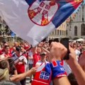 Srbi osvajaju Minhen: Nasred Marijenplaca se ori „Kosovo je srce Srbije“! (video)