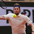 „Mučenje“ Bublikovo: Servis ispod ruke, trofej, slavlje sa sinom