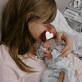 Porodila se voditeljka RTS Jovana Arsić Objavila sliku sa sinom i mužem odmah nakon porođaja (foto)